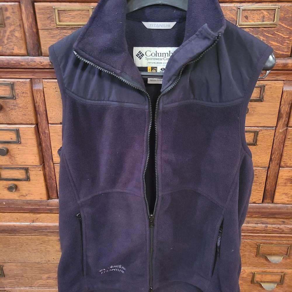 Columbia Sportswear Women's Interchange Outer Vest, Black, Small